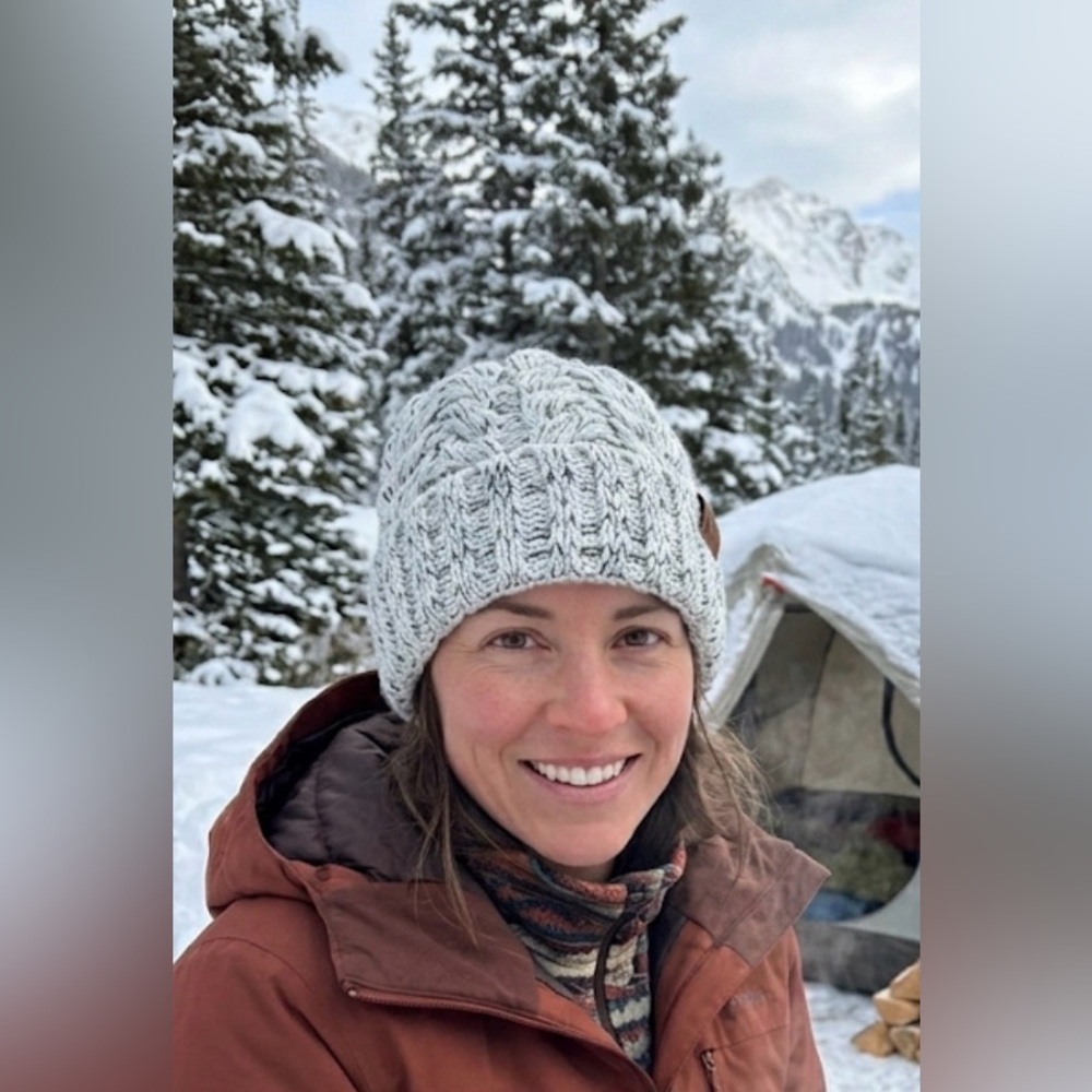 C.C beanie oven Knit Gray/White womens winter travel camping skiing outdoors